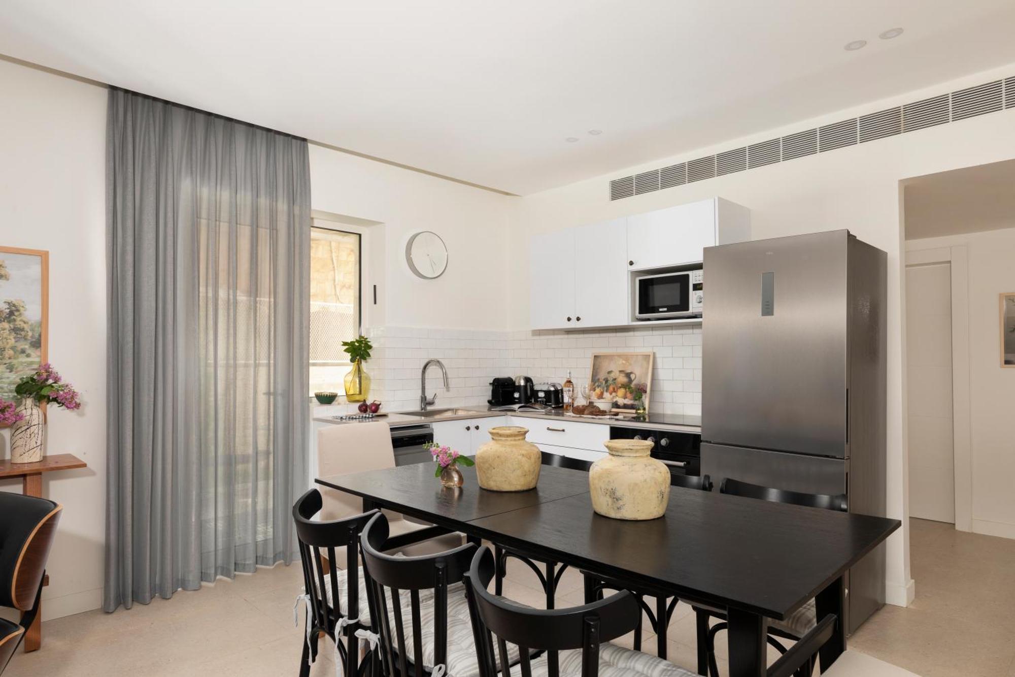 The J - Luxury Apartments By Localz Jerusalén Exterior foto