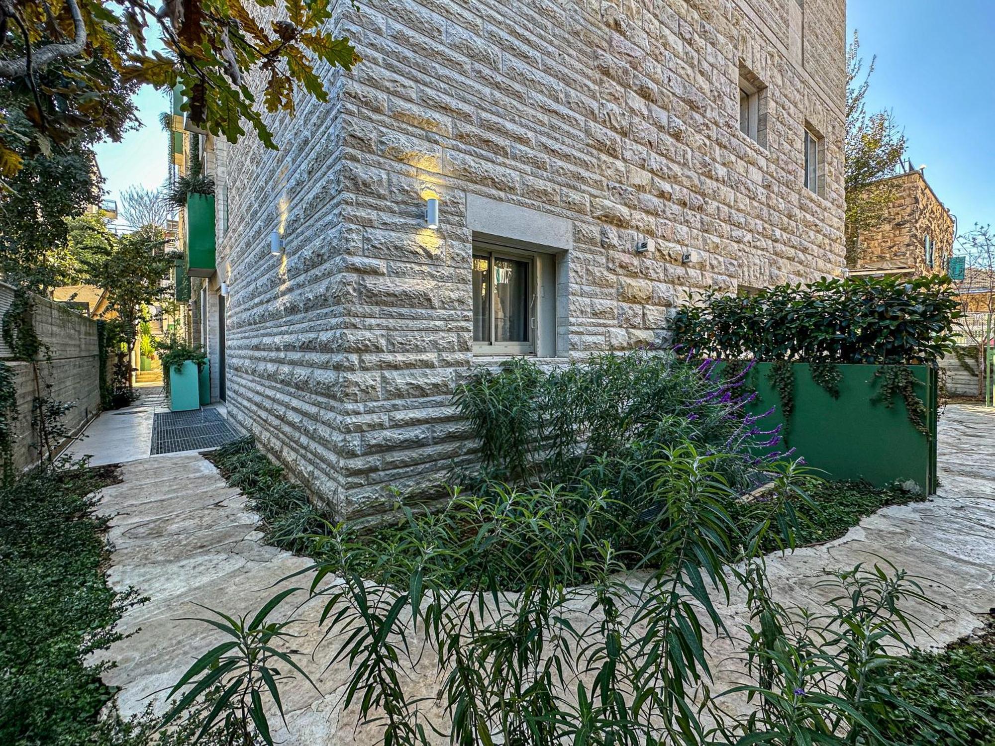 The J - Luxury Apartments By Localz Jerusalén Exterior foto