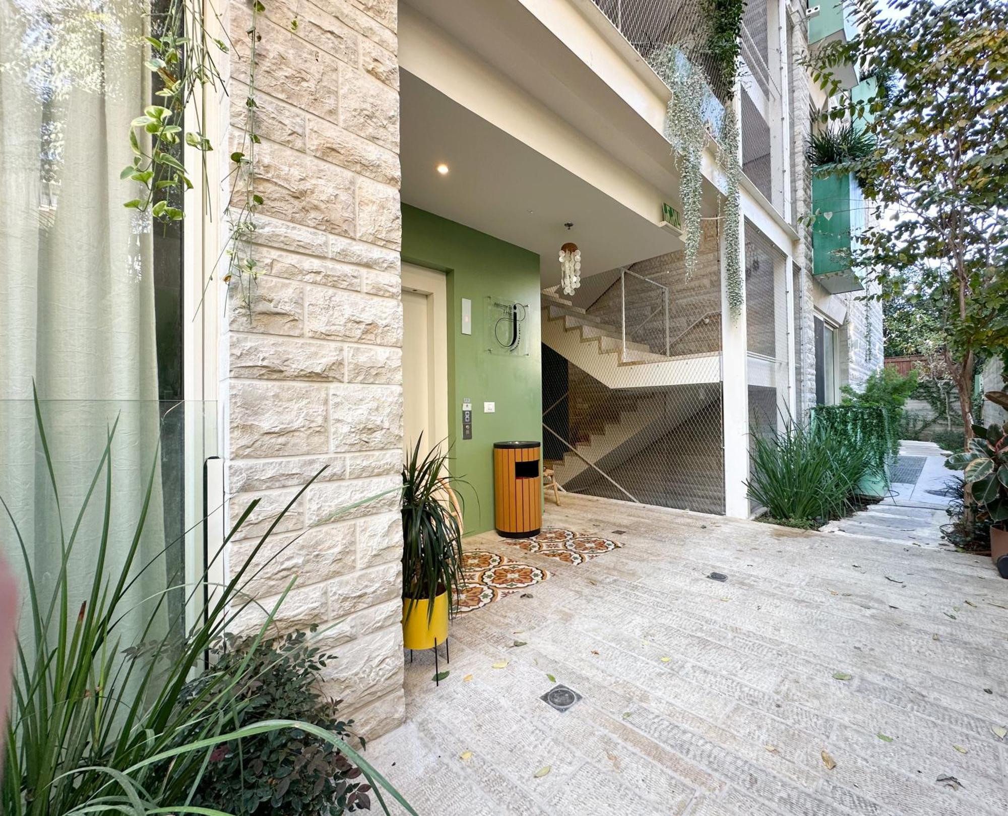 The J - Luxury Apartments By Localz Jerusalén Exterior foto